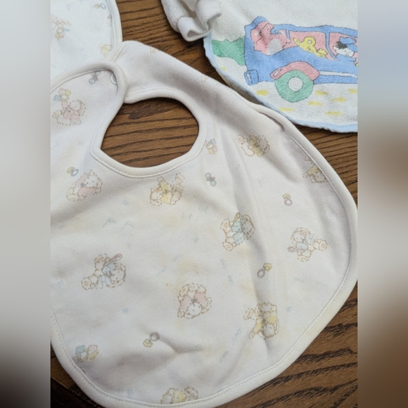 Lot of Baby Bibs. One silicone with pocket. Some waterproof. - Picture 5 of 15
